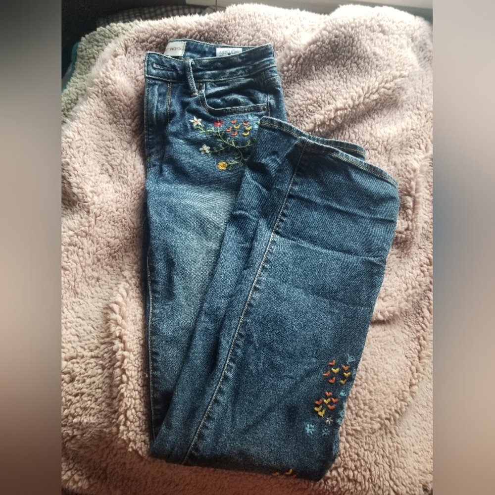 Driftwood Strawberry Kelly embroidered jeans